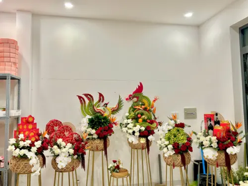Mâm quả cưới rồng phượng kết hoa tươi