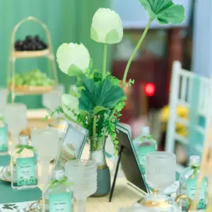 Gia tiên tone sen truyền thống