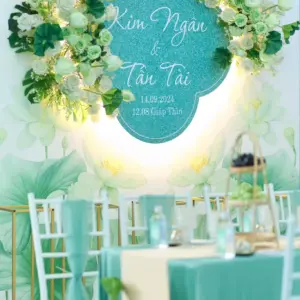 Gia tiên tone sen truyền thống