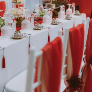 Mẫu decor gia tiên tone đỏ bestseller