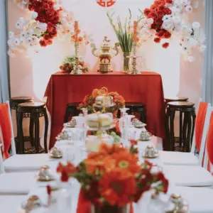 Mẫu decor gia tiên tone đỏ bestseller
