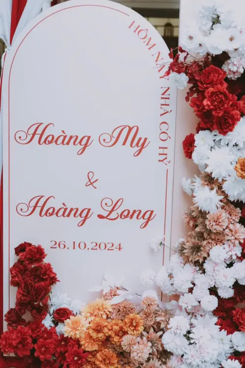 Mẫu decor gia tiên tone đỏ bestseller