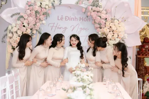 Gia tiên tone hồng ngọt ngào