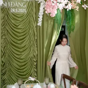 Gia tiên tone xanh hồng mới lạ siêu xinh