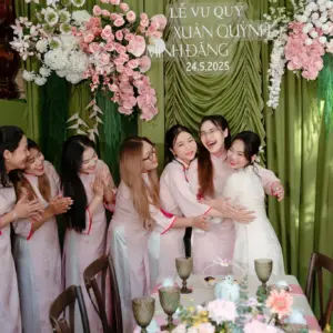 Gia tiên tone xanh hồng mới lạ siêu xinh