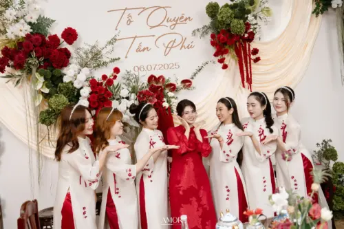 Gia tiên tone kem dịu nhẹ siêu xinh