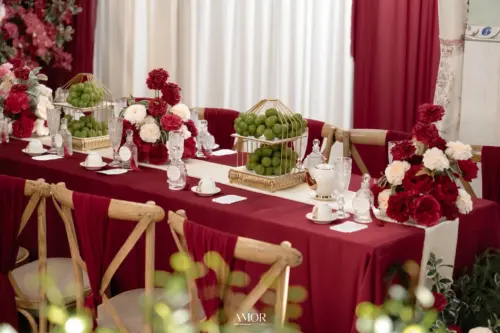 Mẫu decor gia tiên tone đỏ bestseller