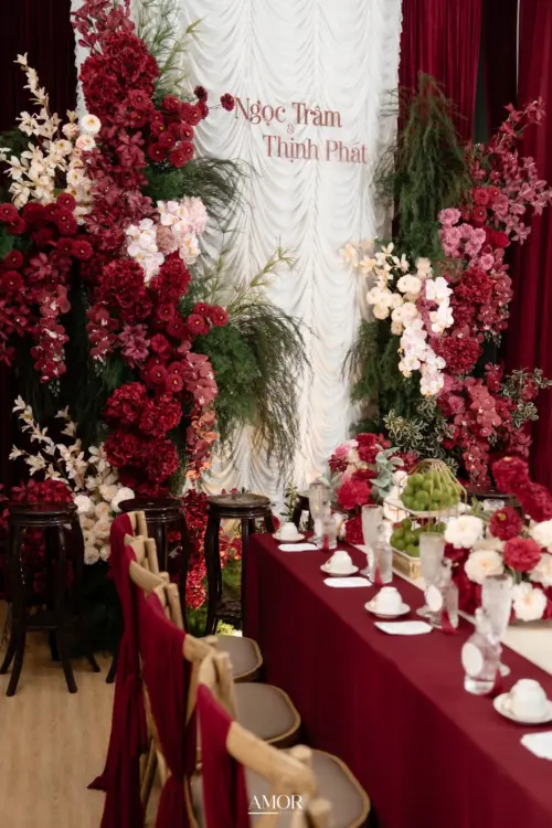 Mẫu decor gia tiên tone đỏ bestseller