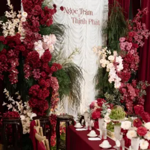 Mẫu decor gia tiên tone đỏ bestseller