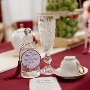 Mẫu decor gia tiên tone đỏ bestseller