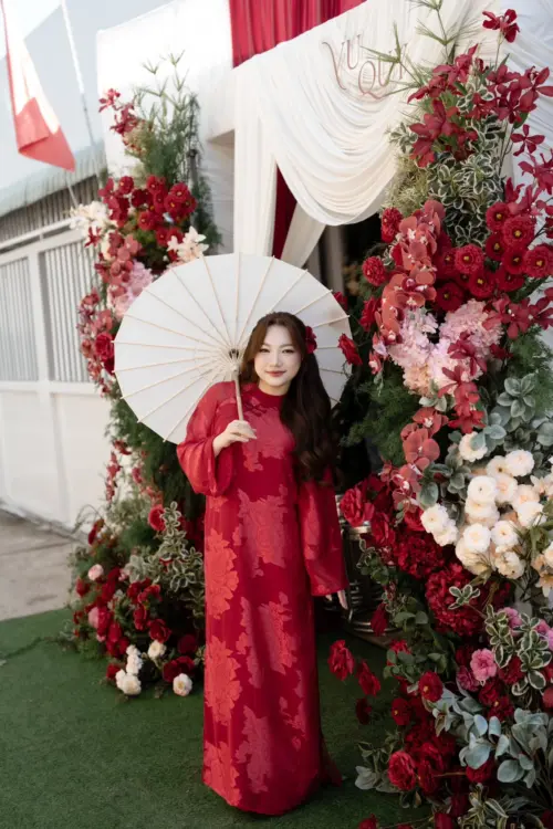 Mẫu decor gia tiên tone đỏ bestseller