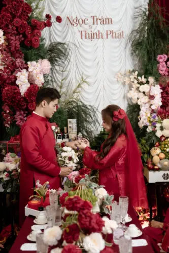 Mẫu decor gia tiên tone đỏ bestseller