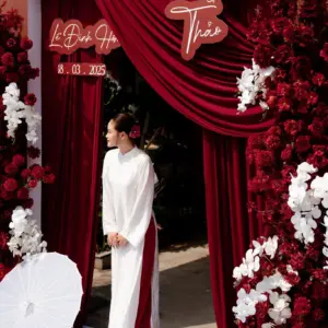 Mẫu decor gia tiên tone đỏ siêu đẹp