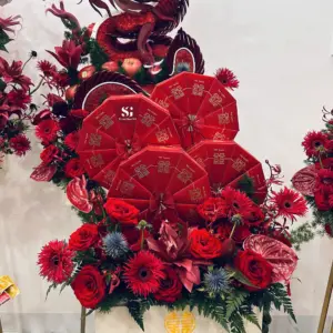Tráp cưới tone đỏ rượu- slay