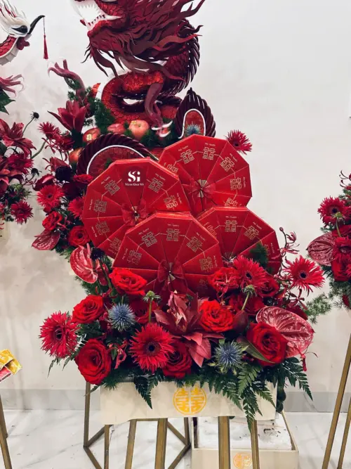 Tráp cưới tone đỏ rượu- slay