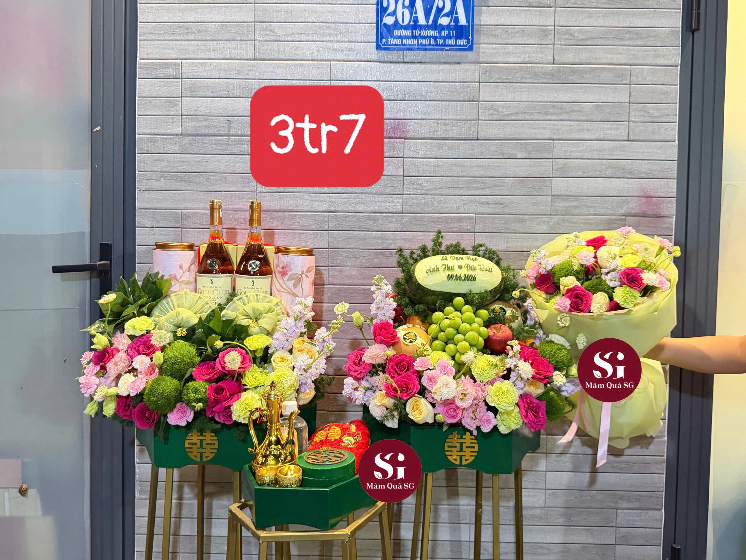 Tráp dạm ngõ tone xanh trắng+ rượu red label